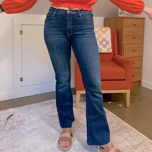 MOTHER Denim Weekender Fray. size 31x